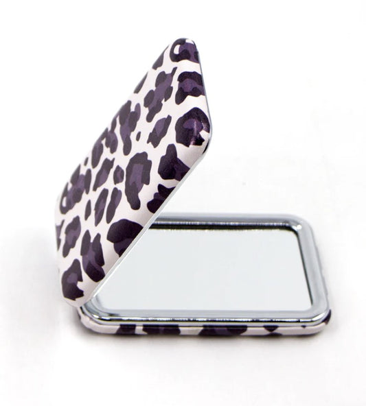 Compact mirror in leopard