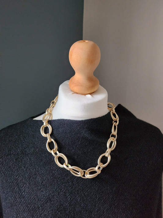 Chunky pale gold necklace